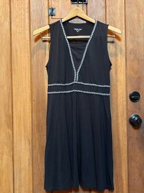 Lands’ End Black Sleeveless V-Neck Dress with Trim